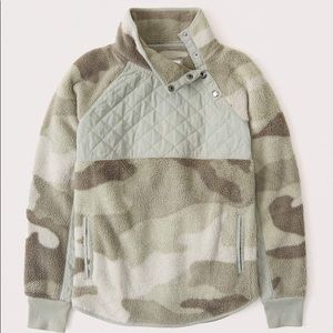 Abercrombie & Fitch Asymmetrical Snap-Up Fleece